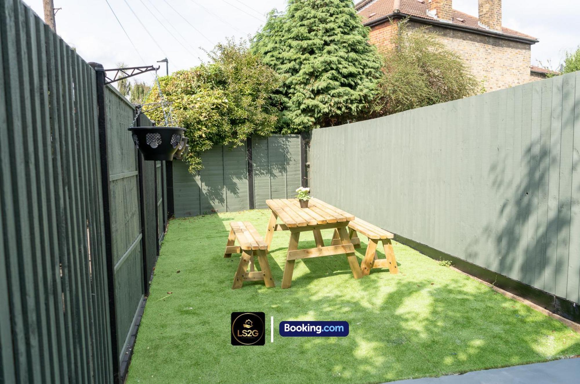 Stunning House By Ls2G Short Lets & Serviced Accommodation Greater London With Free Wifi Экстерьер фото