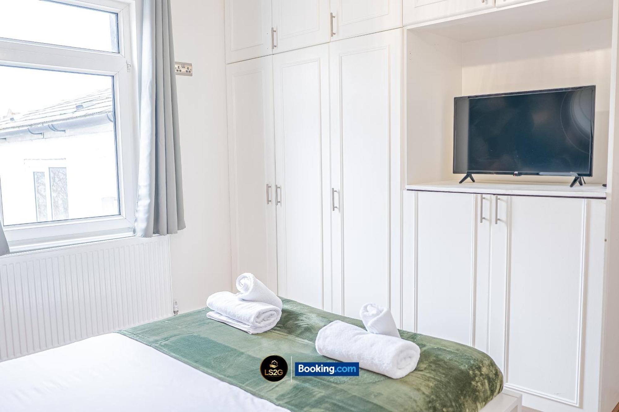 Stunning House By Ls2G Short Lets & Serviced Accommodation Greater London With Free Wifi Экстерьер фото