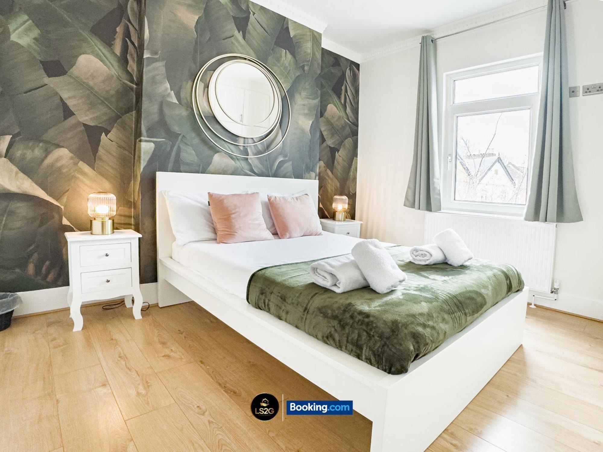 Stunning House By Ls2G Short Lets & Serviced Accommodation Greater London With Free Wifi Экстерьер фото