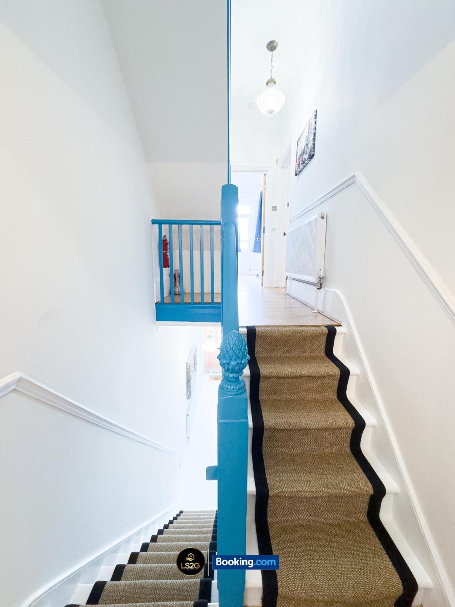 Stunning House By Ls2G Short Lets & Serviced Accommodation Greater London With Free Wifi Экстерьер фото