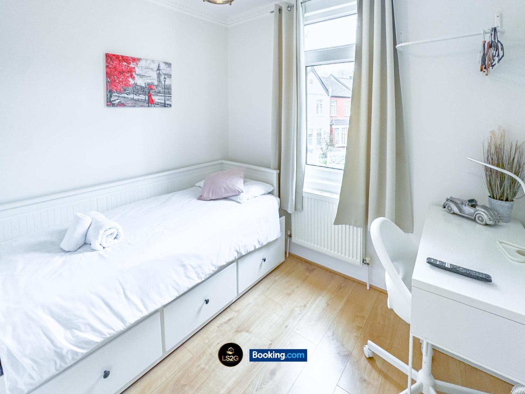 Stunning House By Ls2G Short Lets & Serviced Accommodation Greater London With Free Wifi Экстерьер фото